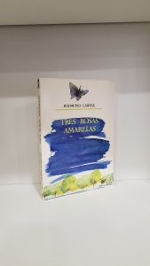 Três rosas amarelas