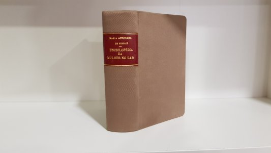 Enciclopédia da mulher no lar